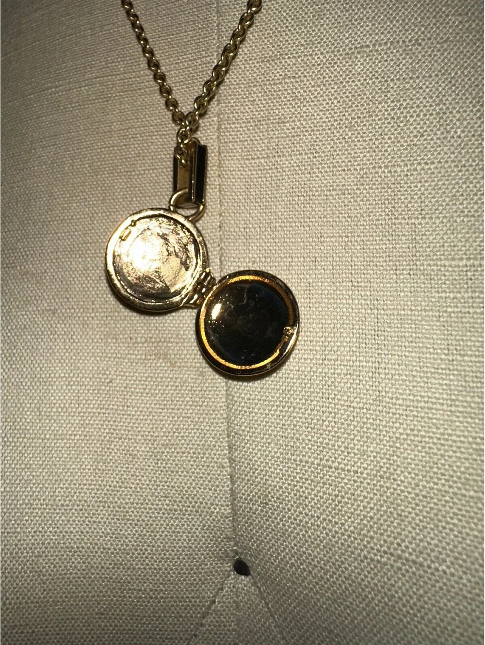 MARC BY MARC JACOBS Gold and Black Round Pendant Locket